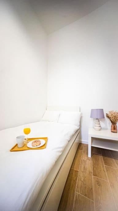 Lovely Apartment In وارسو المظهر الخارجي الصورة