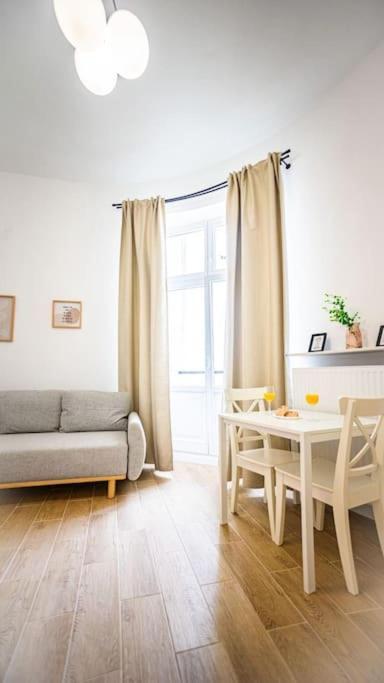 Lovely Apartment In وارسو المظهر الخارجي الصورة