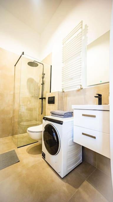 Lovely Apartment In وارسو المظهر الخارجي الصورة