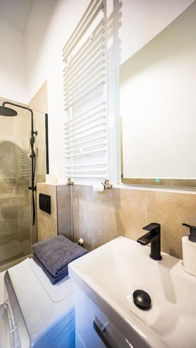 Lovely Apartment In وارسو المظهر الخارجي الصورة